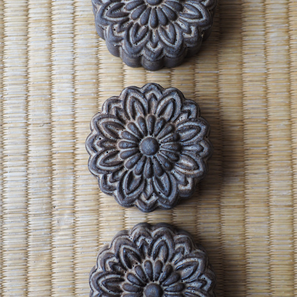 Lid Rest Mooncake