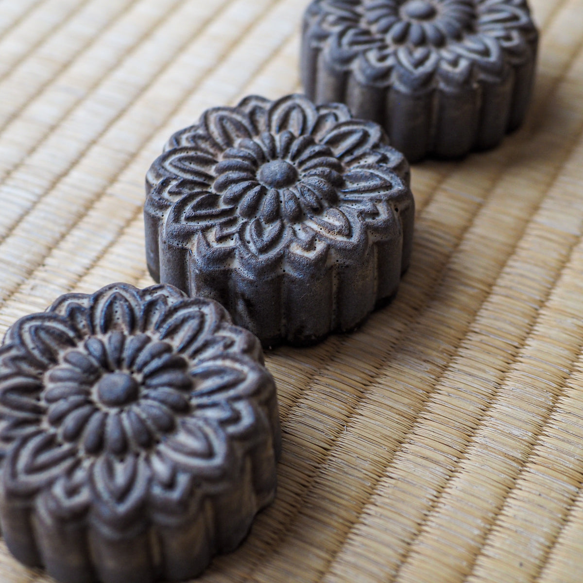 Lid Rest Mooncake