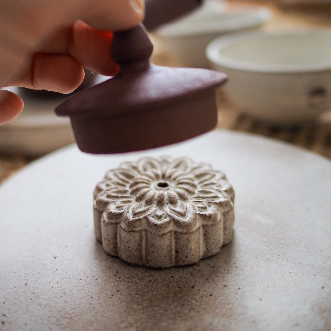 Chrysanthemum Mooncake
