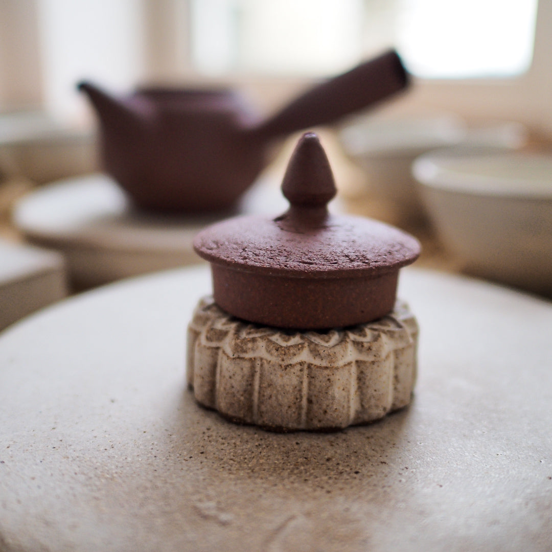 Chrysanthemum Mooncake