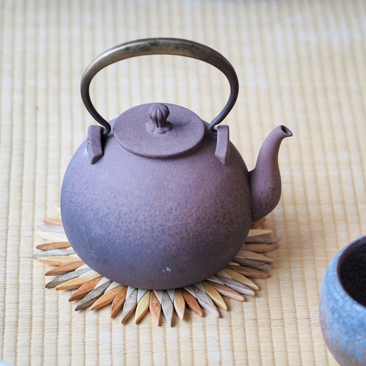 Sugi Trivet