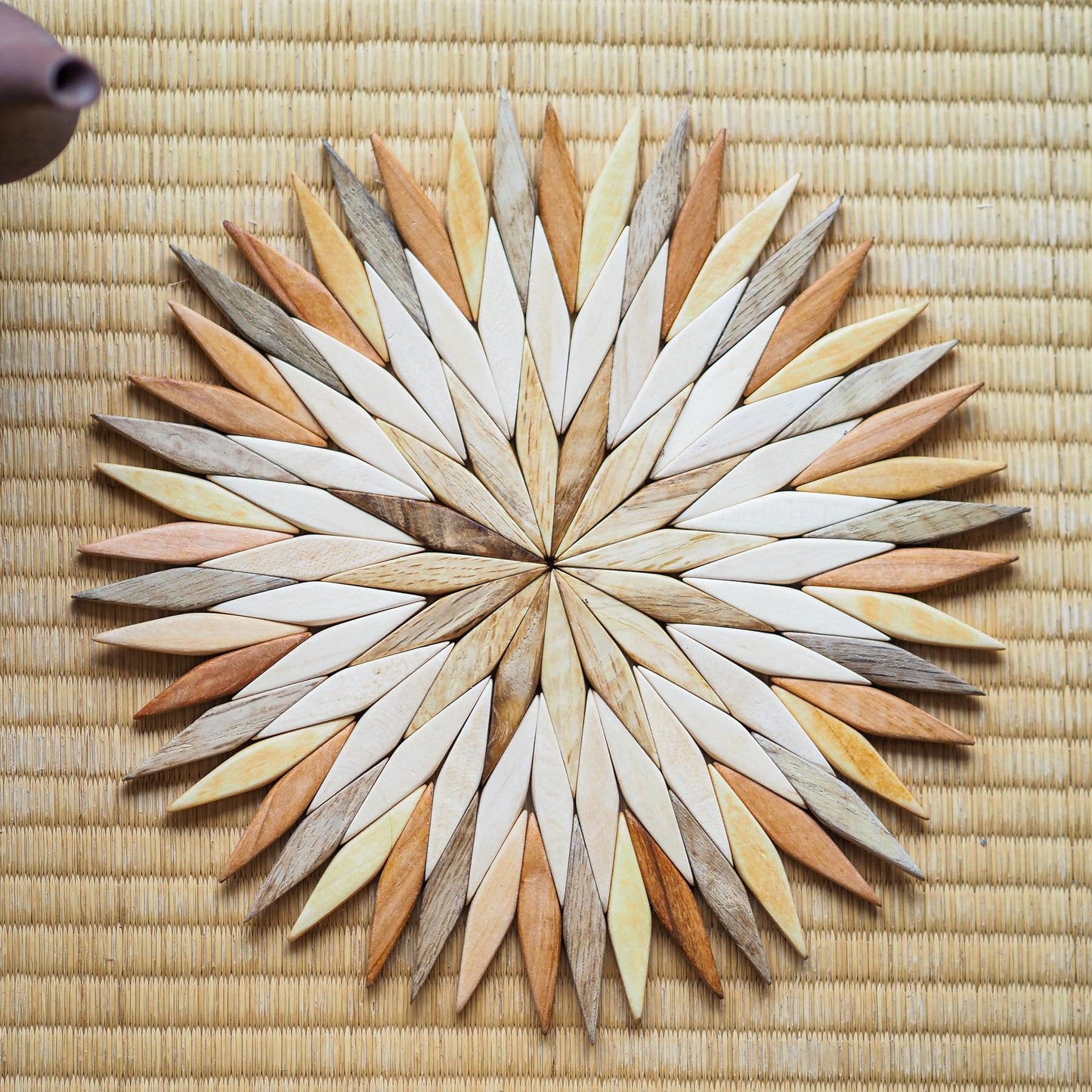 Sugi Trivet