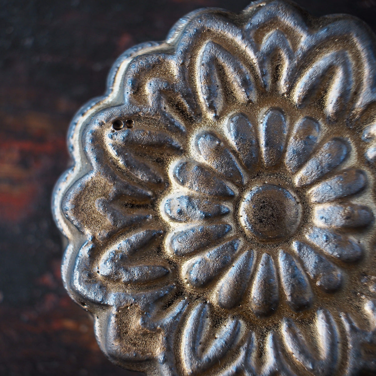 Chrysanthemum Mooncake