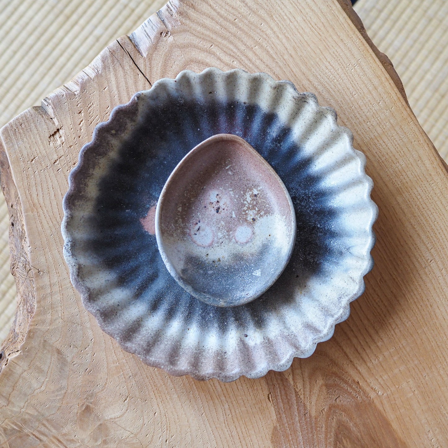 Woodfired Chrysanthemum Plate + Scoop