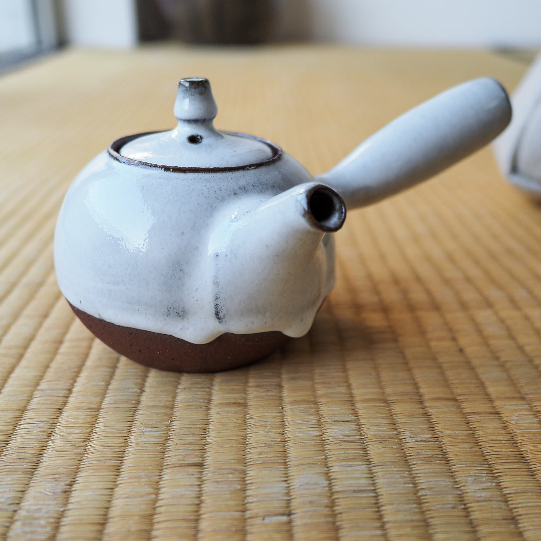 Ocean Foam Sidehandle Teapot