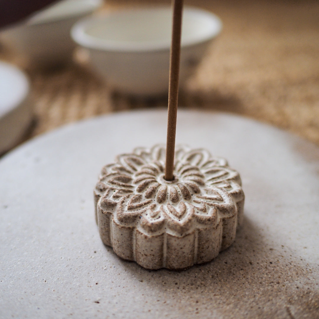 Chrysanthemum Mooncake