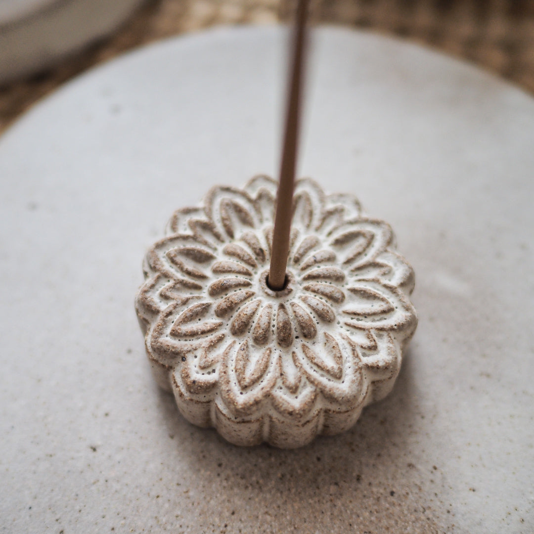 Chrysanthemum Mooncake