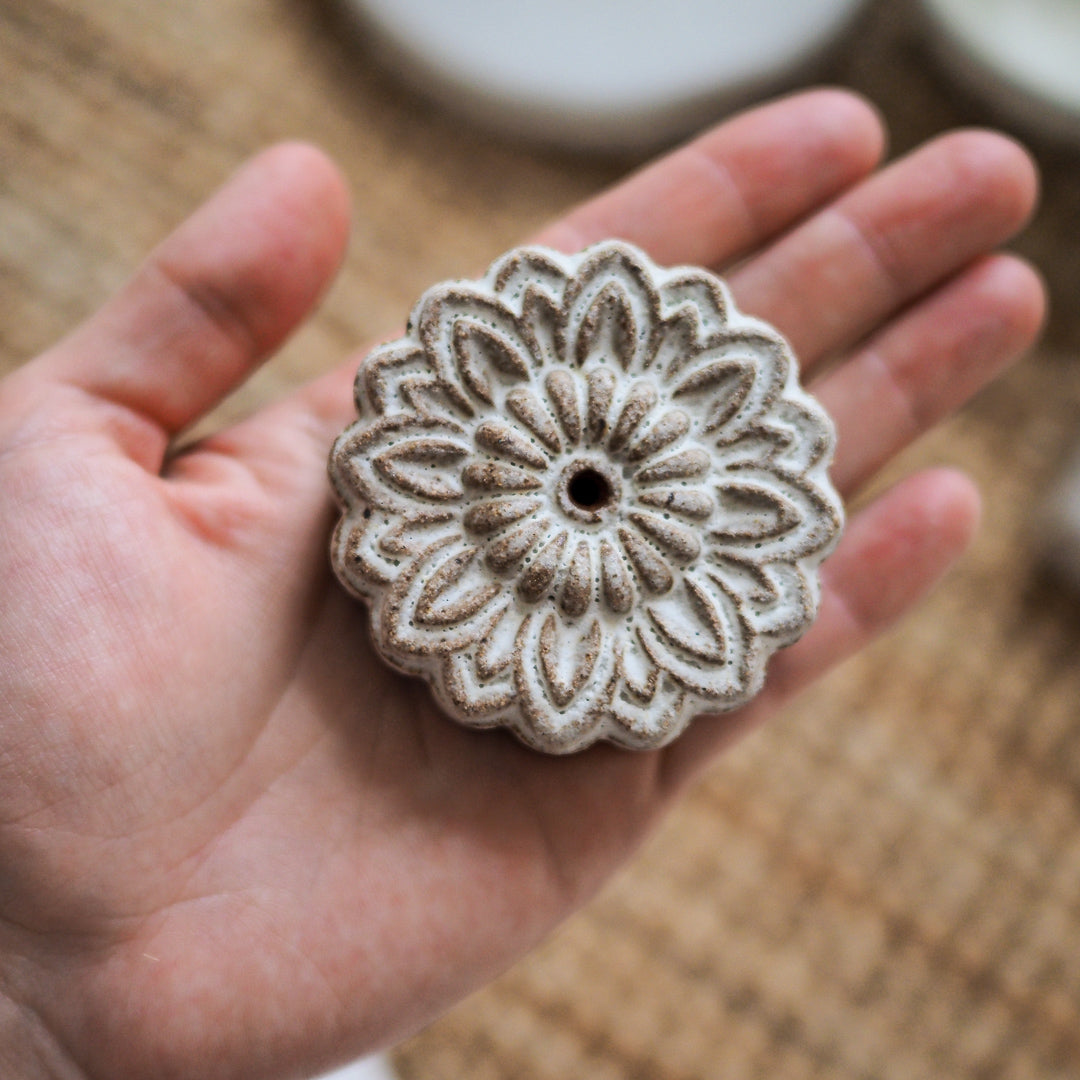 Chrysanthemum Mooncake