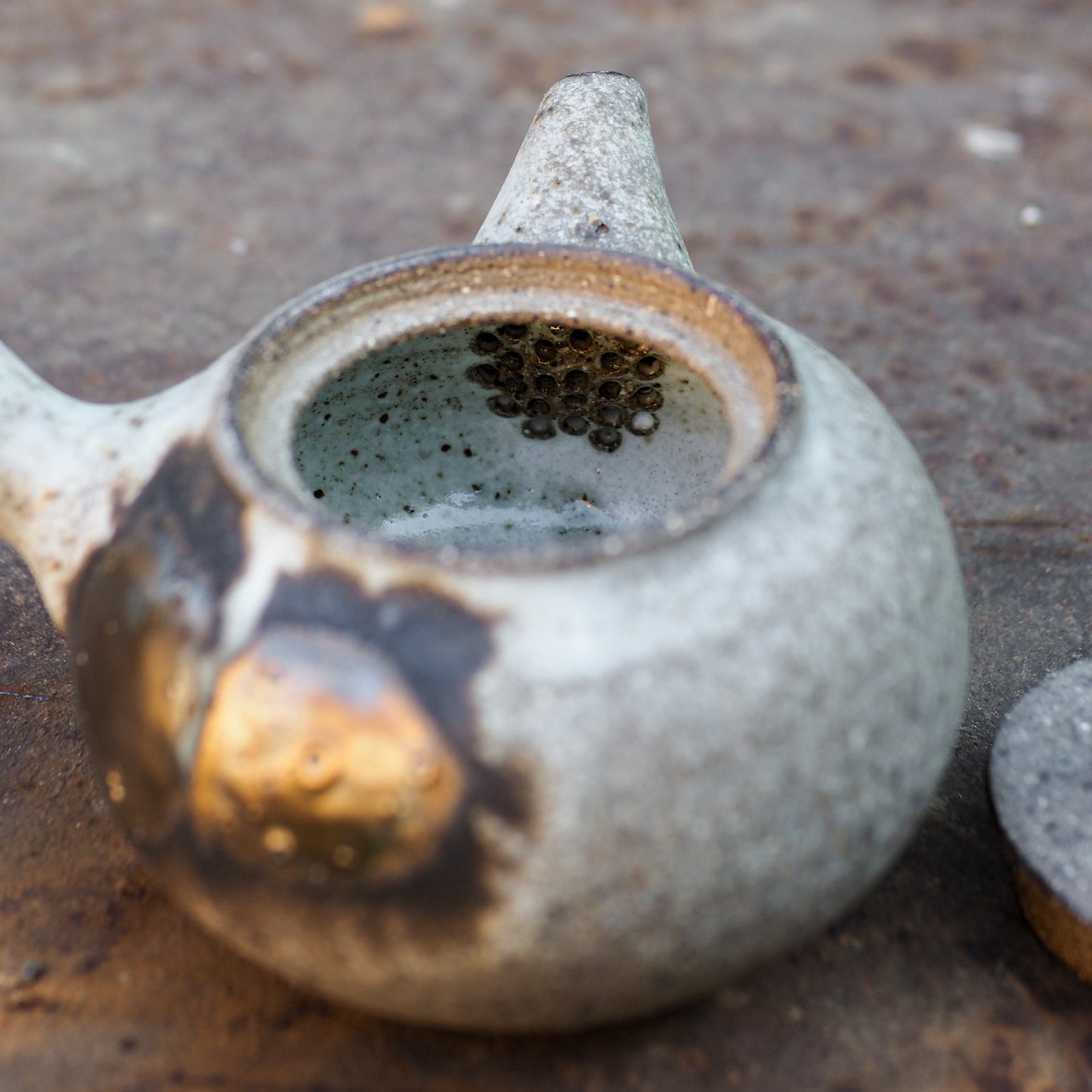 Tiny Yūgen Sidehandle