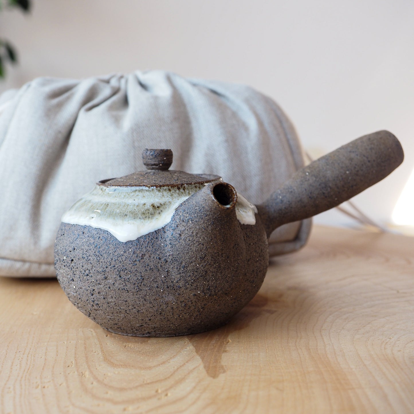 Ki Sidehandle Teapot in a Bag