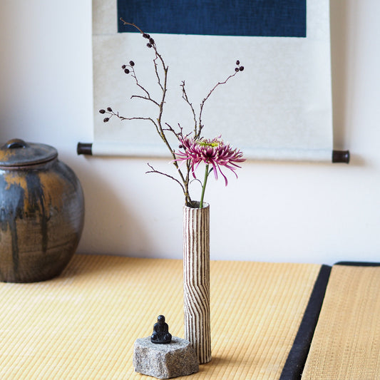 Shimu Vase